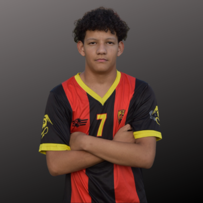 Jugador medio defensivo Carlos Noel